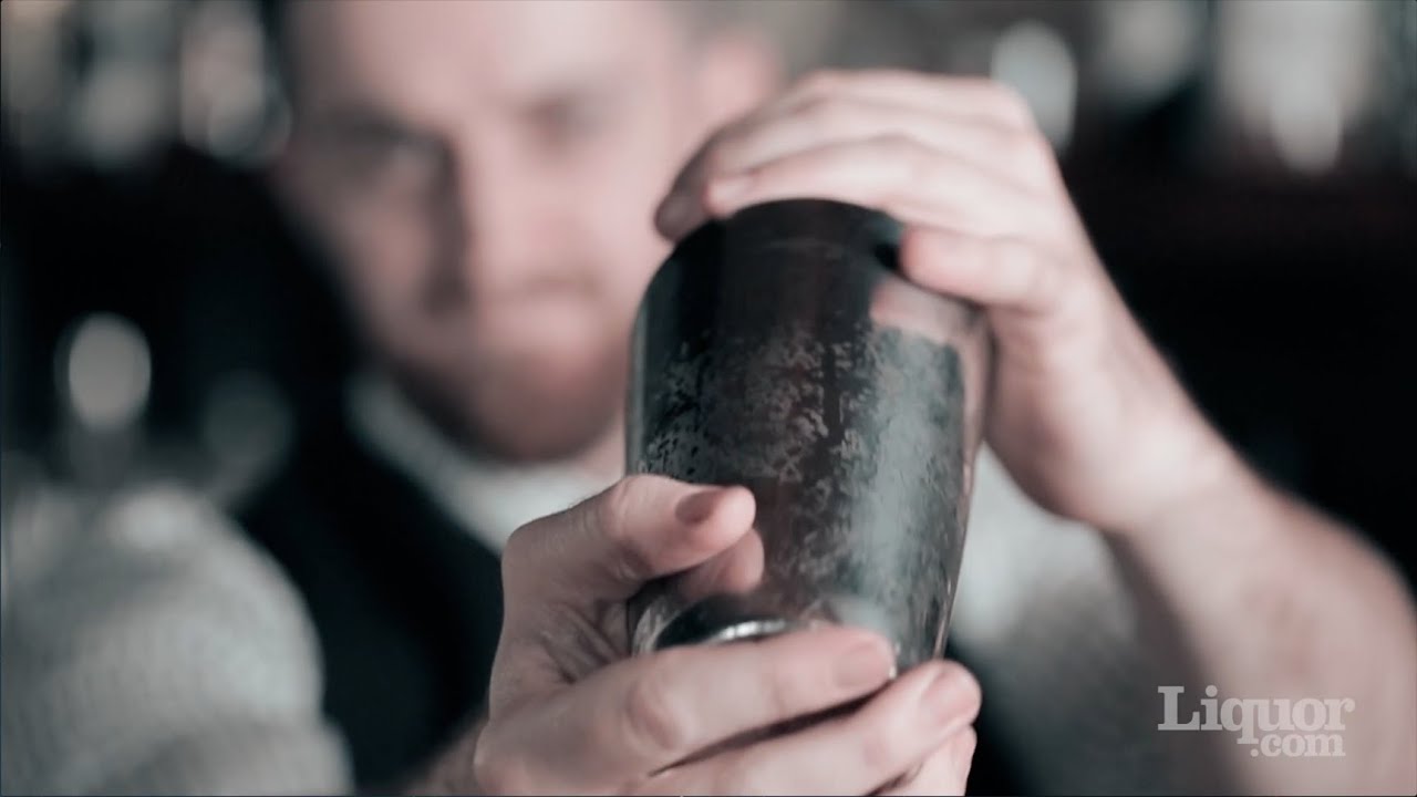 How to Shake a Cocktail – Tip & Tricks from a Bartender